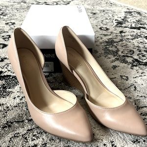Nine West natural wedge